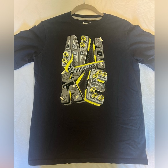 Vintage Nike Graphic Shirt - Picture 2 of 2